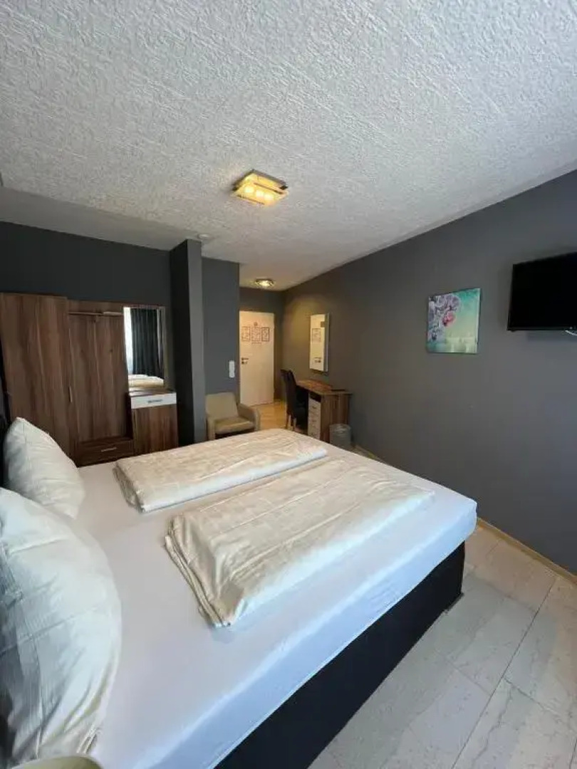 Отель Hafez Bad Salzuflen