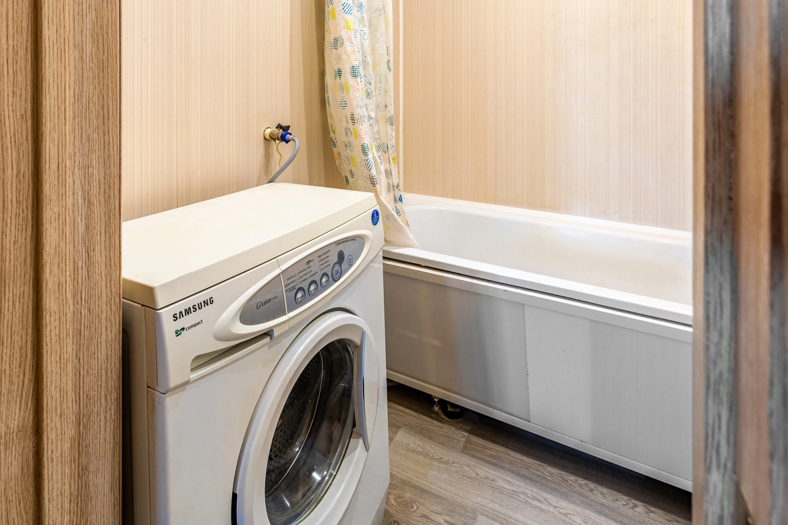 Квартира Просторная двухкомнатная в самом центре города