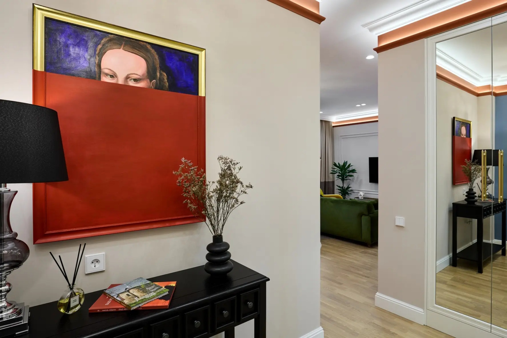 Апартаменты ЕвроУют Уникальные яркие дизайнерские