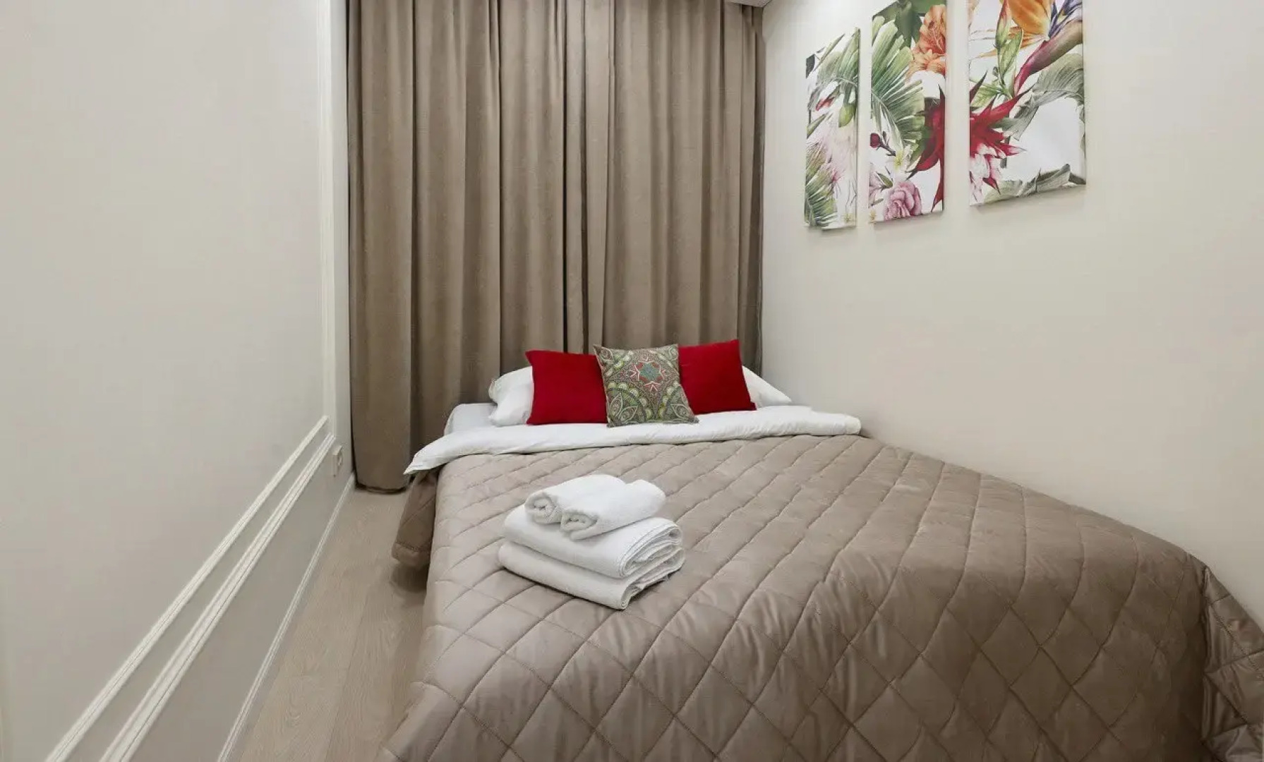 Апартаменты в центре с красивым видом из окна Рядом Метро и Кремль