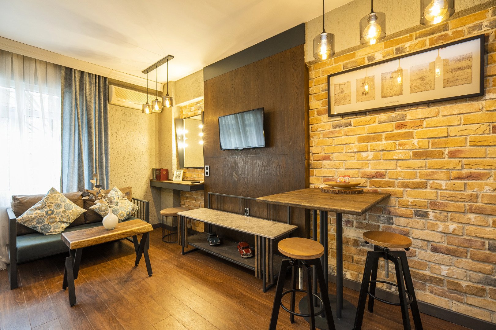 Апарт-отель  Cube Suites