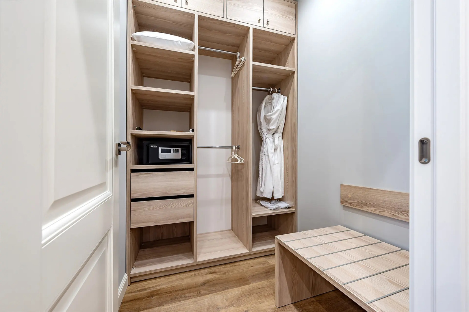 Отель Dionis Art