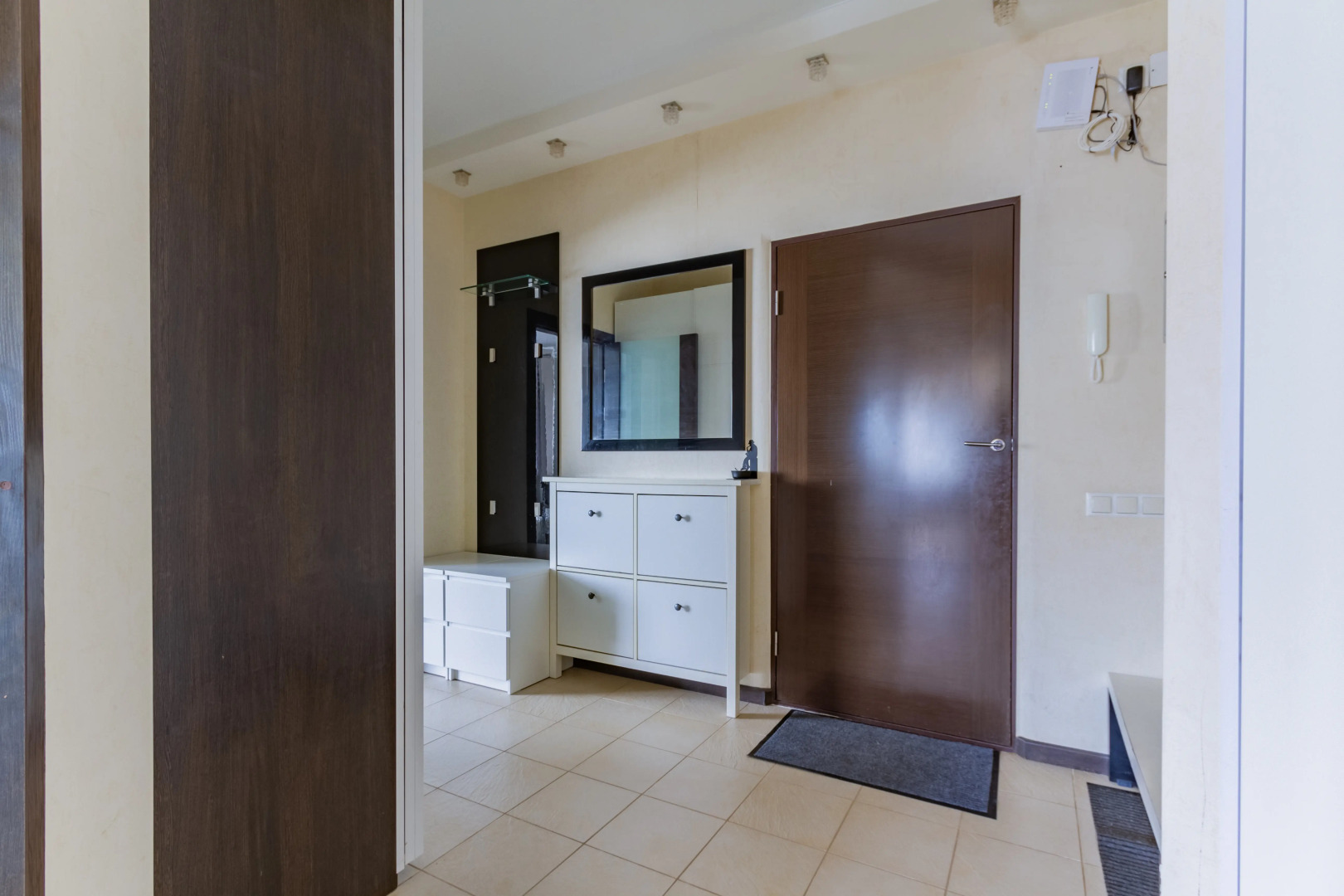 Квартира с видом на озеро