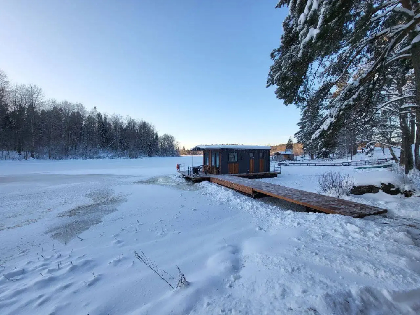 Гостевой дом на воде Наедине