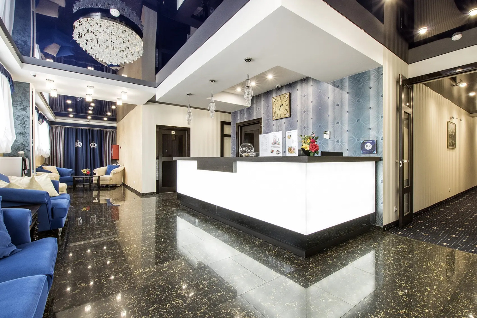 Отель Корона