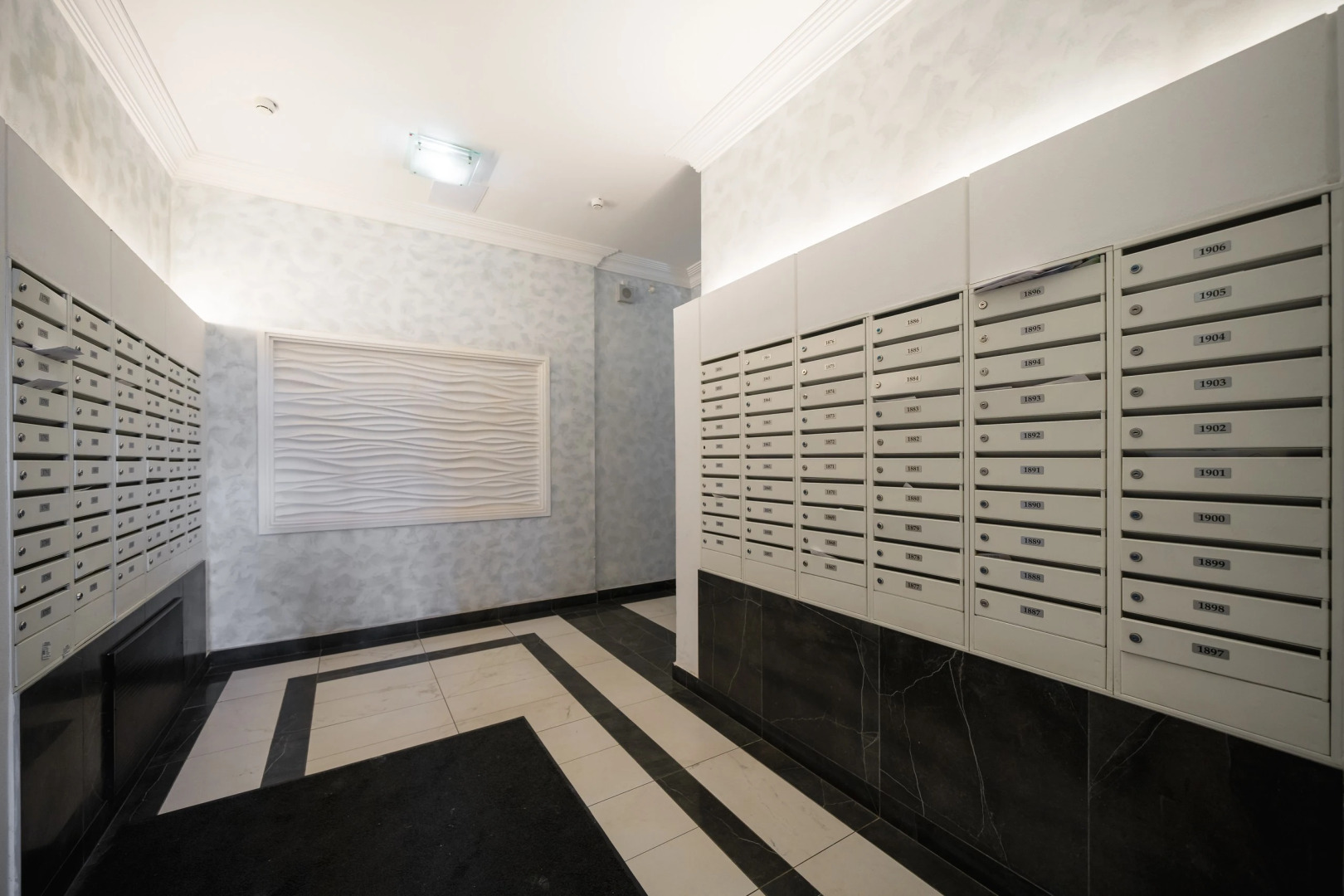 Апартаменты в центре у метро