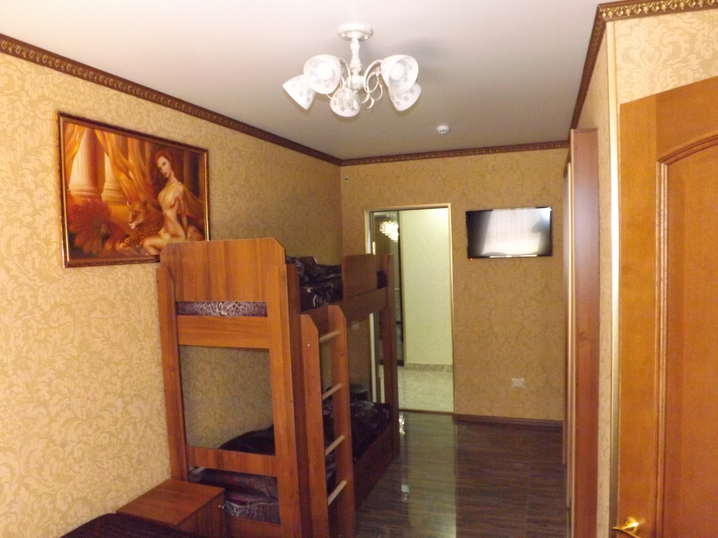 Отель Корона