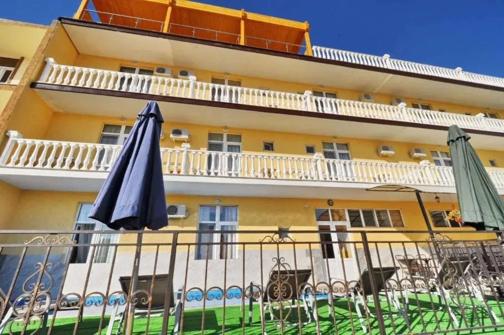 Отель Кронос