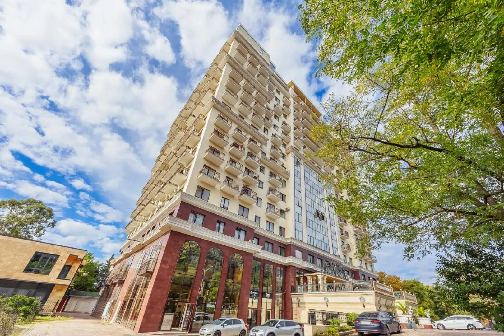 Квартира трёхкомнатная с прямым видом на море