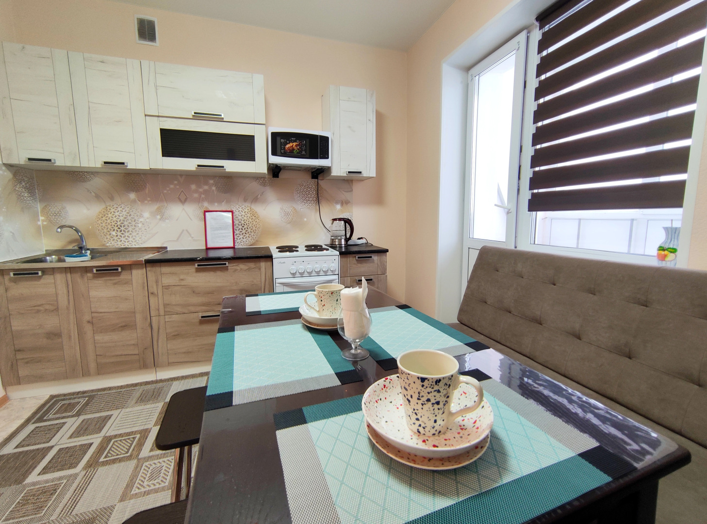 Квартира в Новом Доме с Ремонтом Рядом с Больницей и Баром