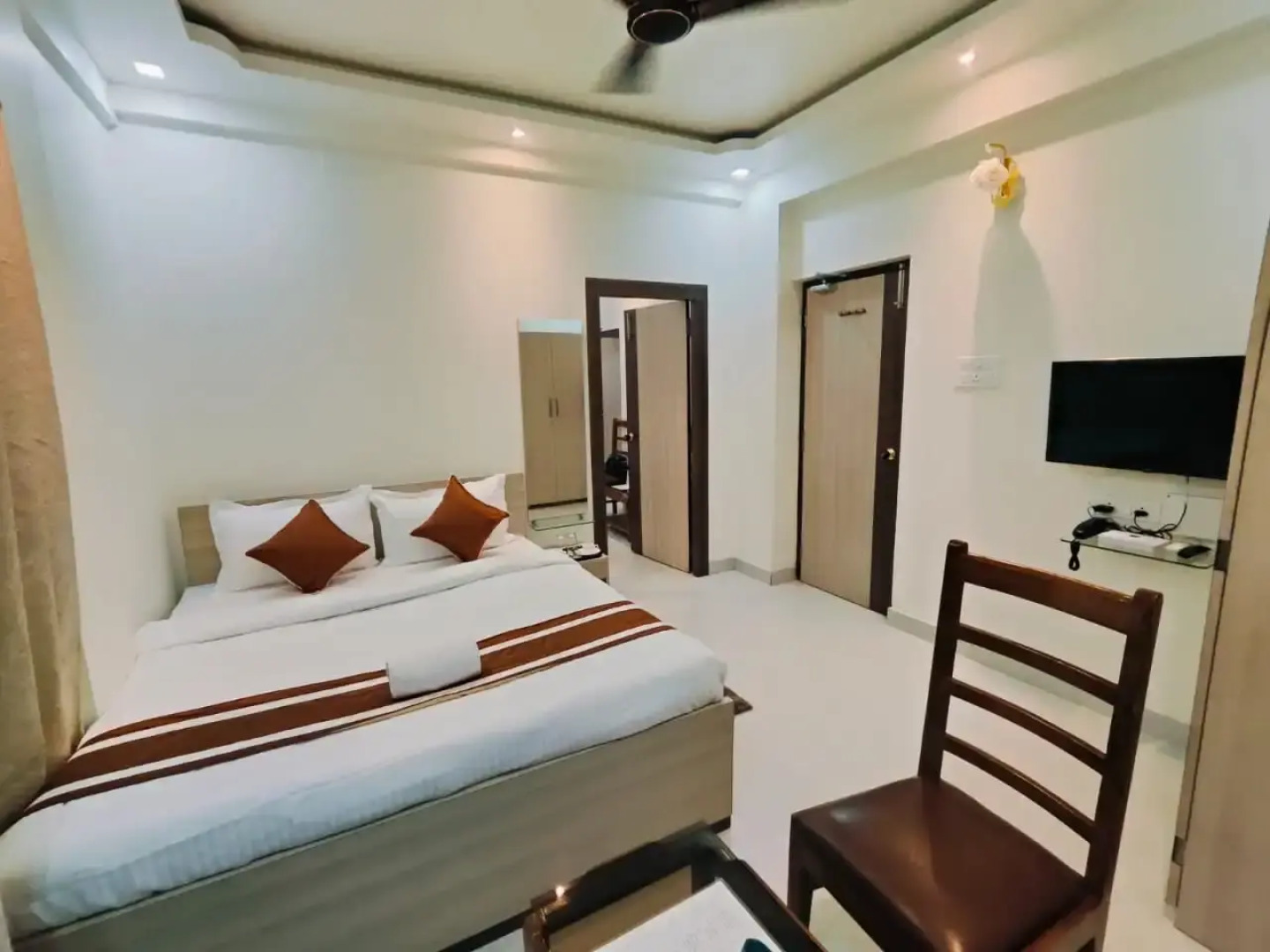 Отель Best Inn By Book Meri