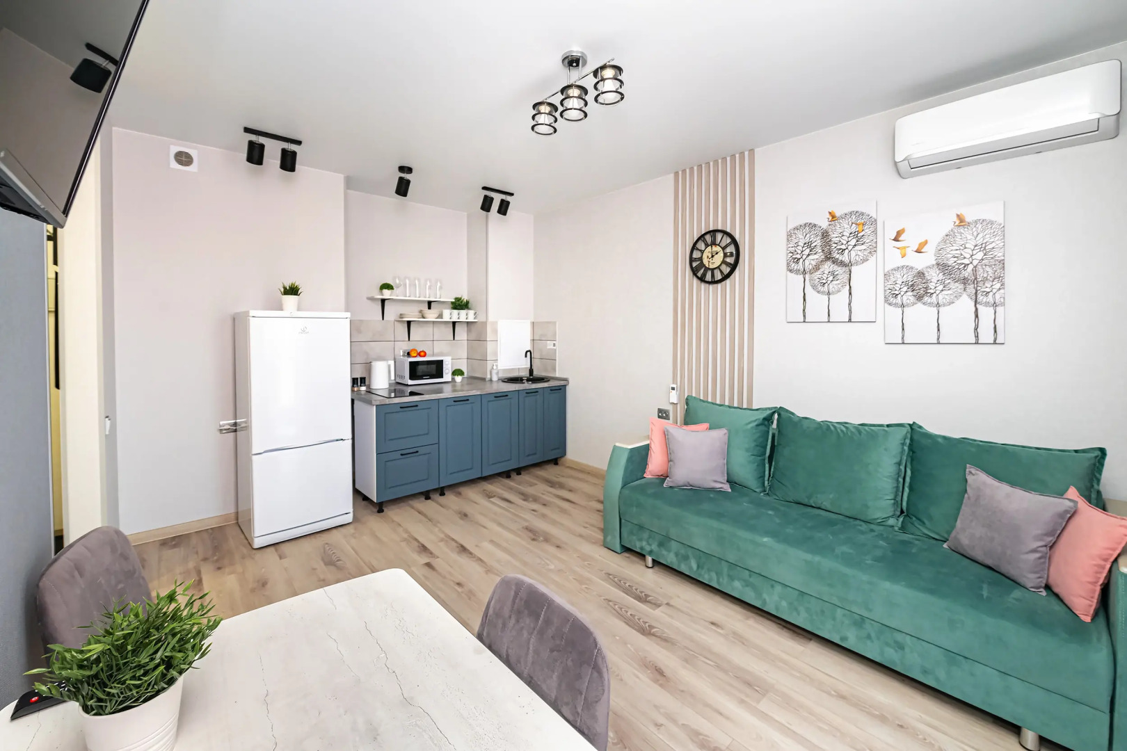 Апартаменты TopHouse на Нейбута  2А к4