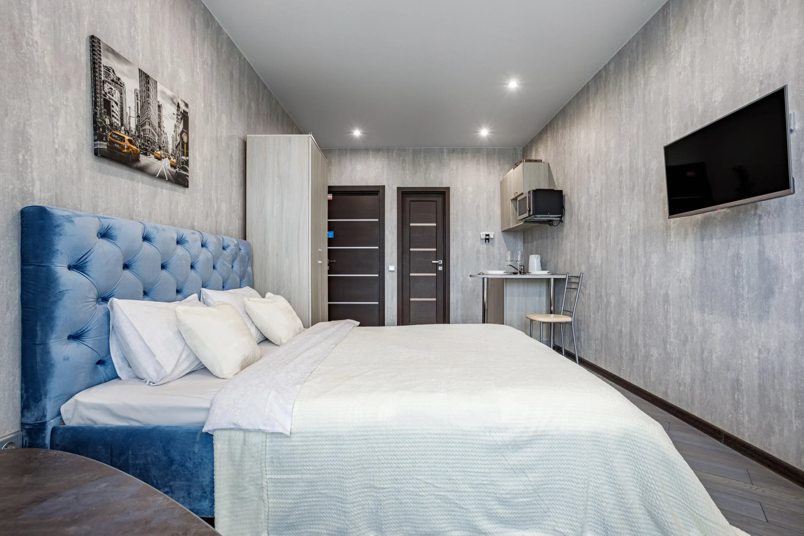 Апартаменты Студия с Видом на Центр Города 1