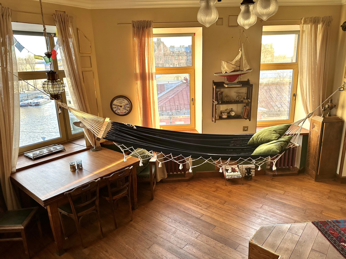 Квартира Уникальная Историческая Квартира с Панорамным Видом на Фонтанку