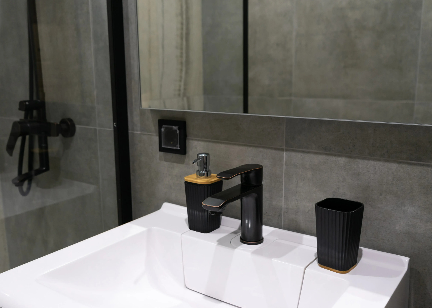 Апартаменты Морент с ярким интерьером в ЖК Сорренто Парк