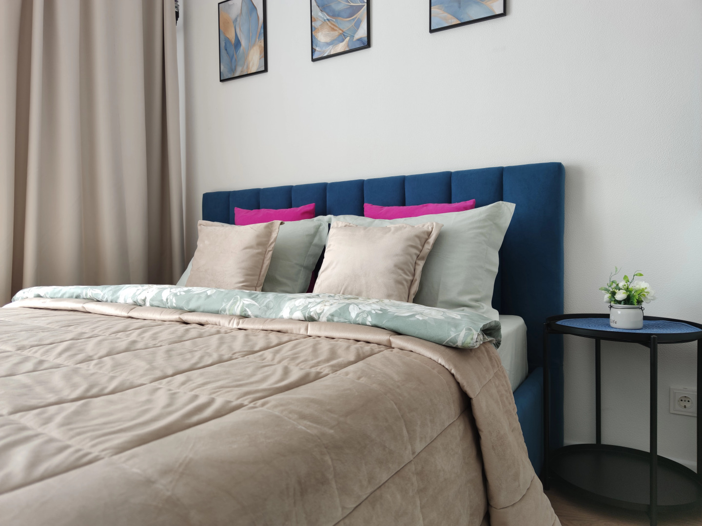 Квартира Современная Студия с большой кроватью и кондиционером