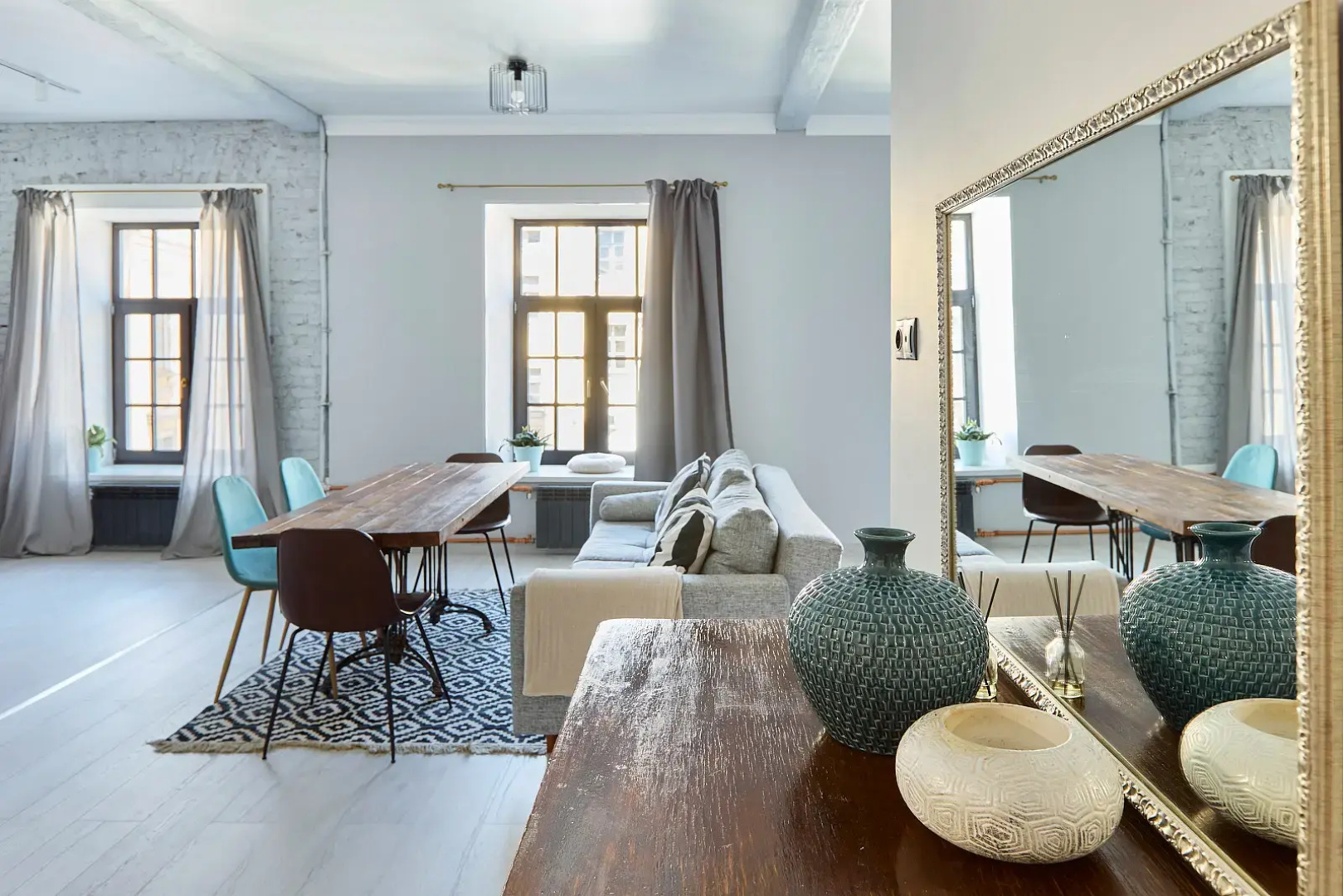 Квартира Orlov House с видом на крыши Петербурга