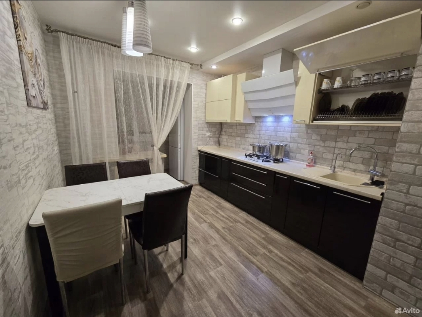 Квартира Просторная трёхкомнатная на Электронной