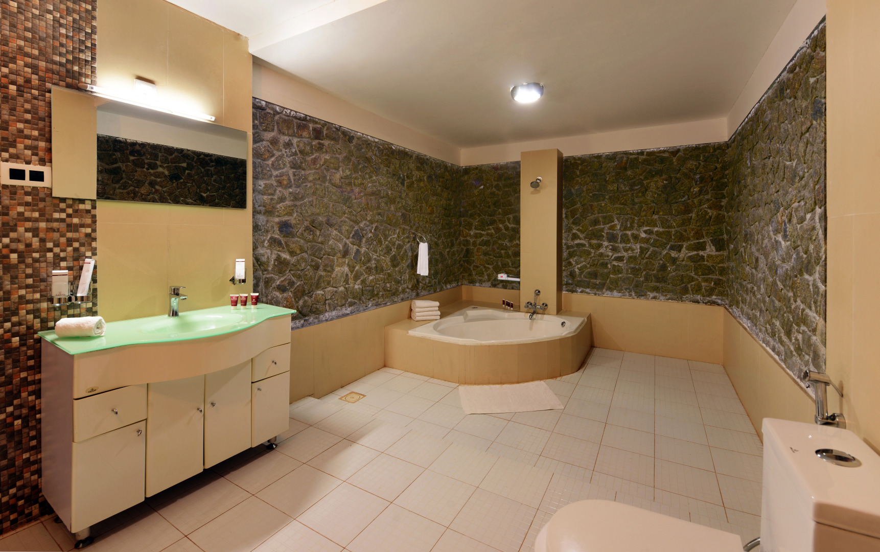 Отель Eco Gardens Resorts