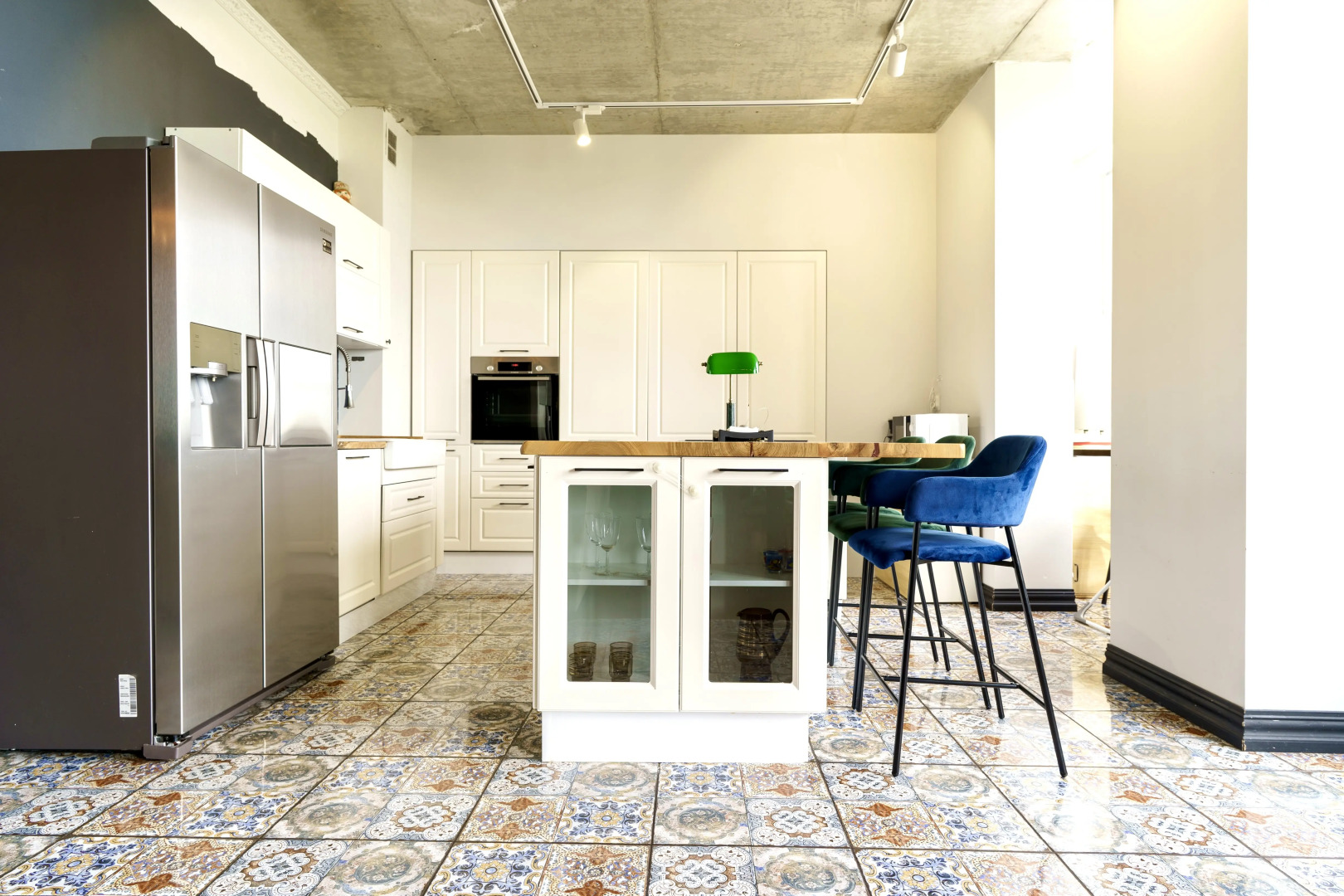 Апартаменты ApartMari Шикарные 4-комнатные апартаменты Лофт в центре