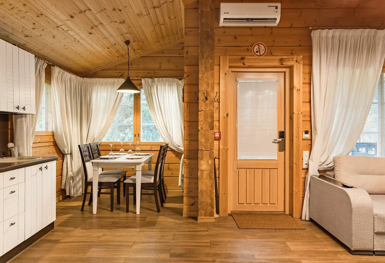 Отель Fish Point Family Resort (Золотой сазан)