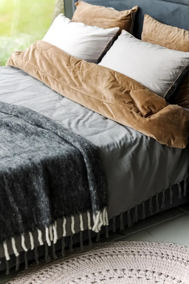 Частный Дом на Берегу Реки с Приватной Террасой и Джакузи