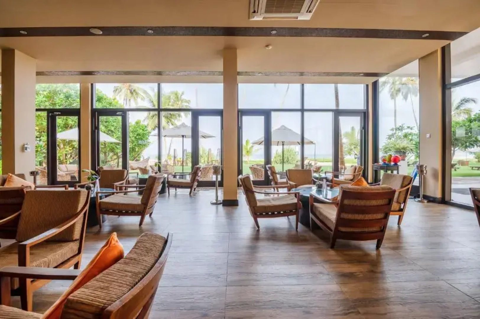 Отель Shinagawa Beach Hotel