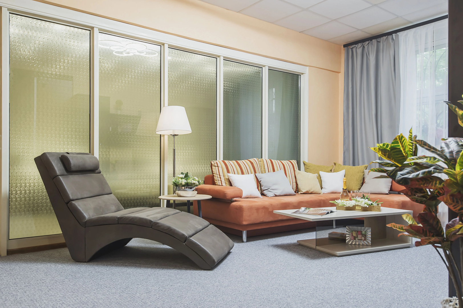 Квартира GM Apartments Стильная Трехкомнатная в центре рядом с МХАТ