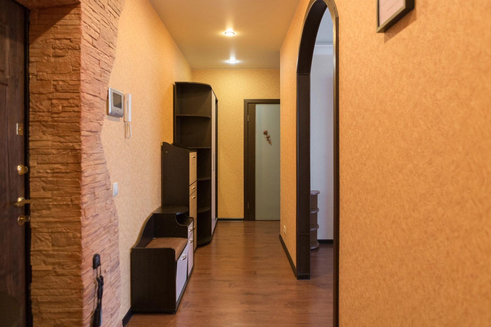 Bulvar 60-Letiya Pobedyi 10 Apartments