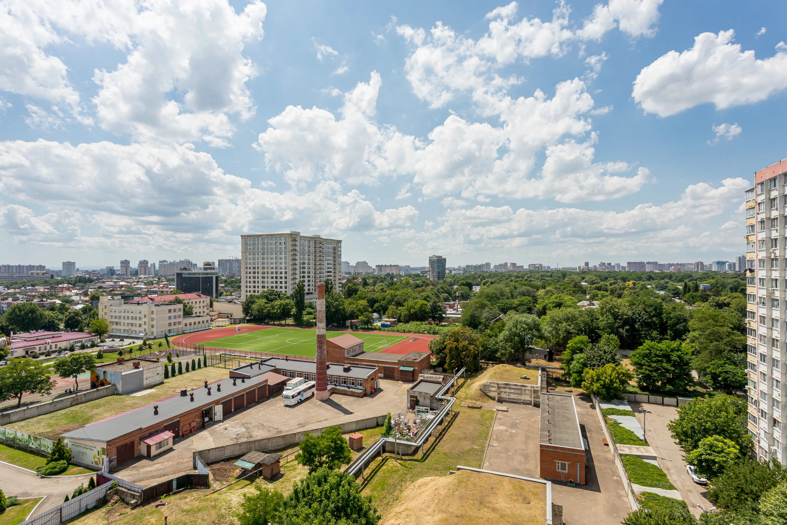 Апартаменты двухкомнатные недалеко от центра и парка