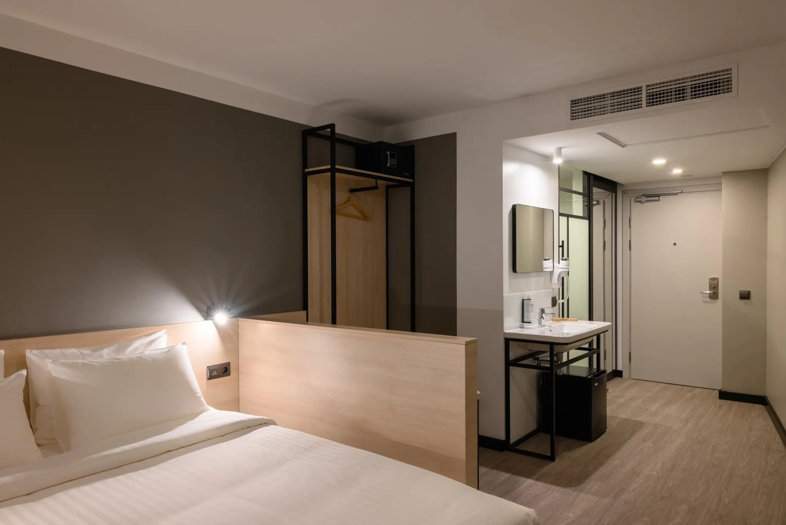 Отель Bobo st.art