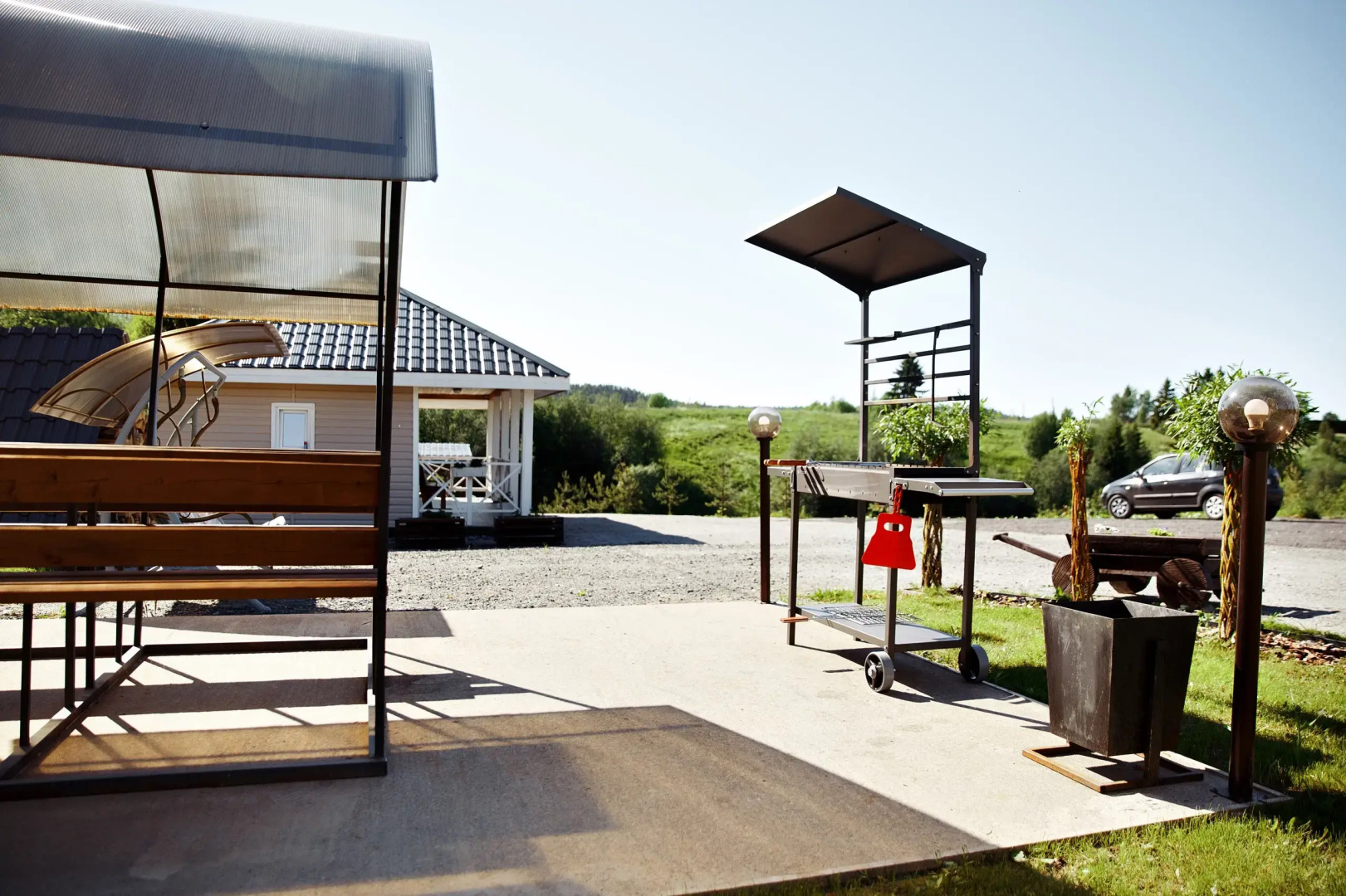 Частный дом у реки 1