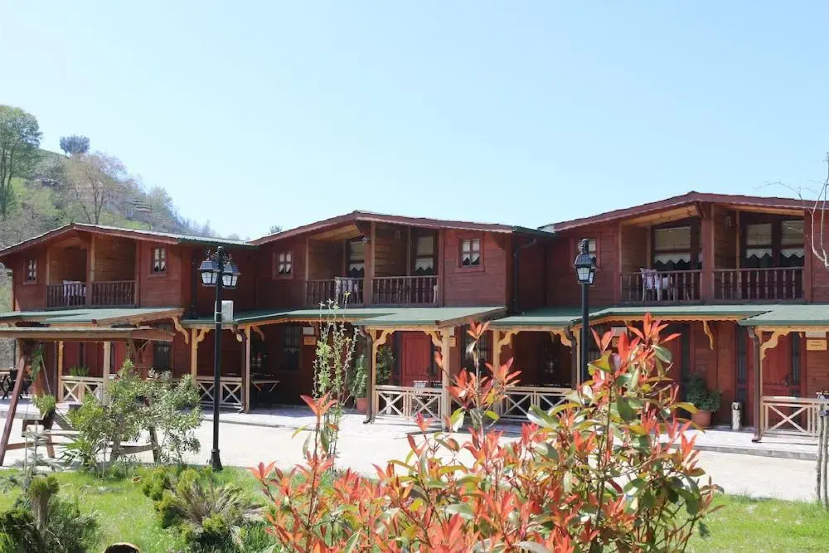 Teona Caglayan Bungalov