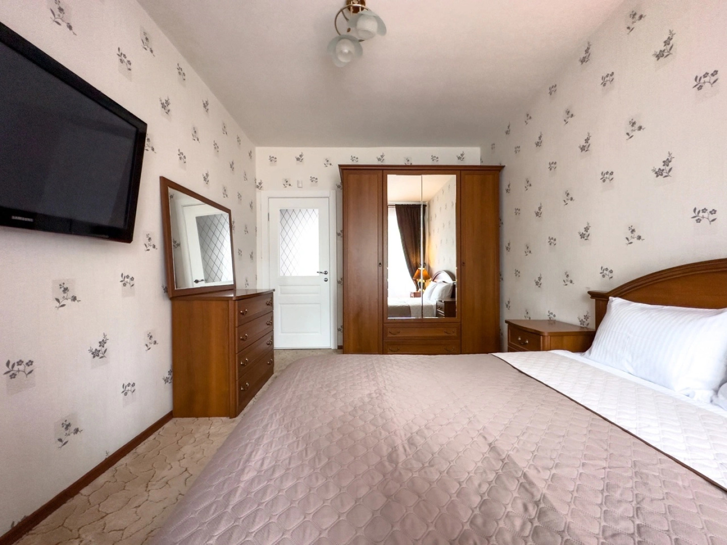 Апартаменты Алмаз Сити Снежная королева