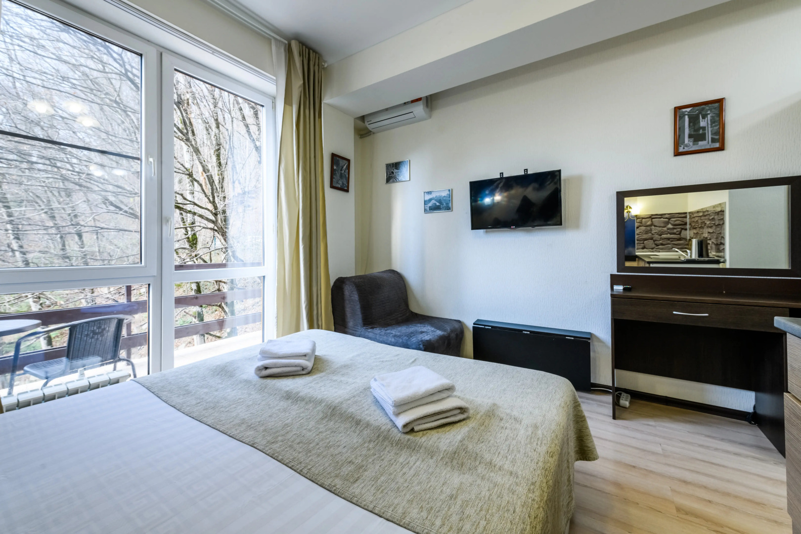 Апартаменты Оплот - С балконом 9