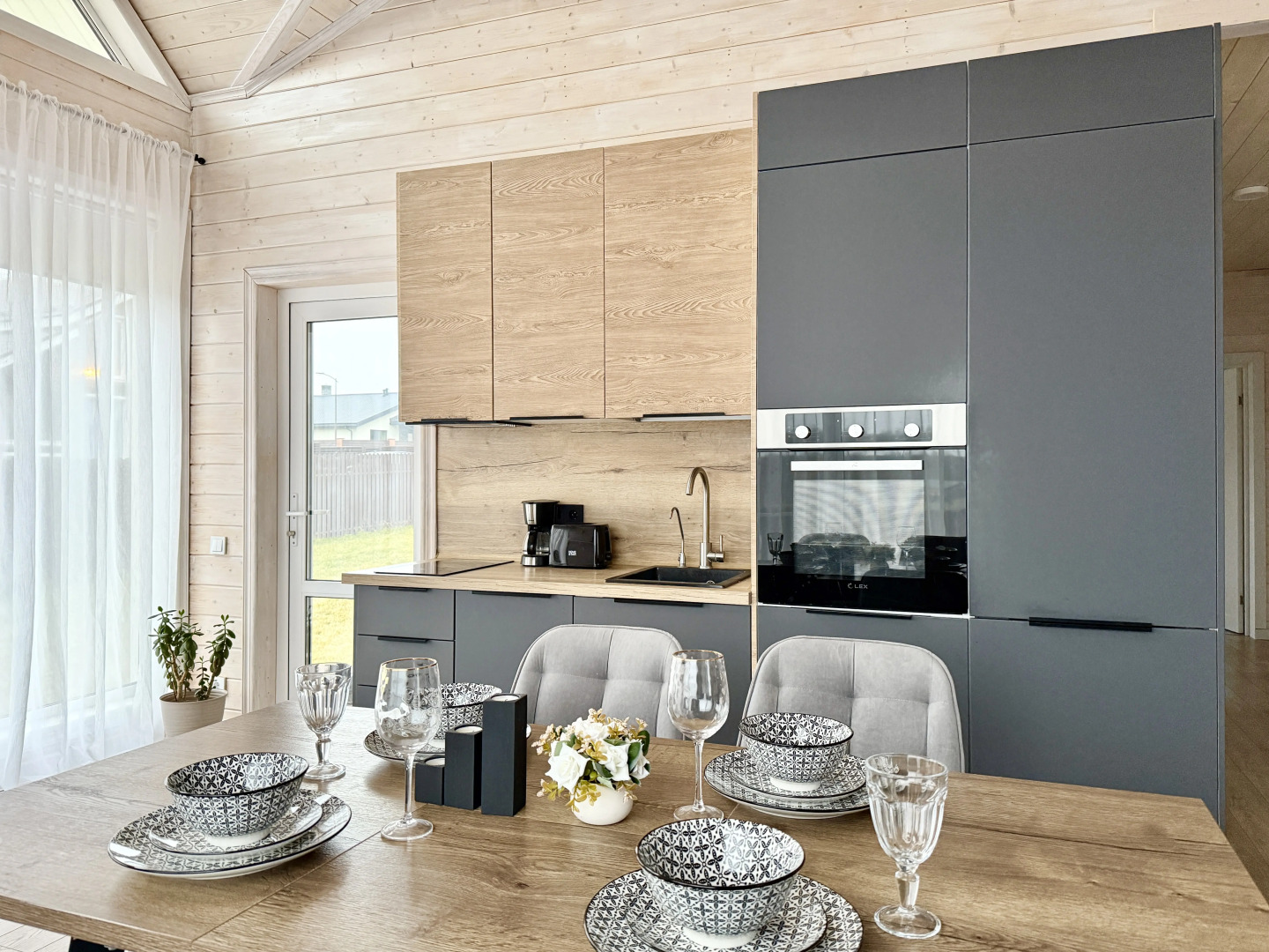 Частный дом Частный уютный дом от Sheluha House