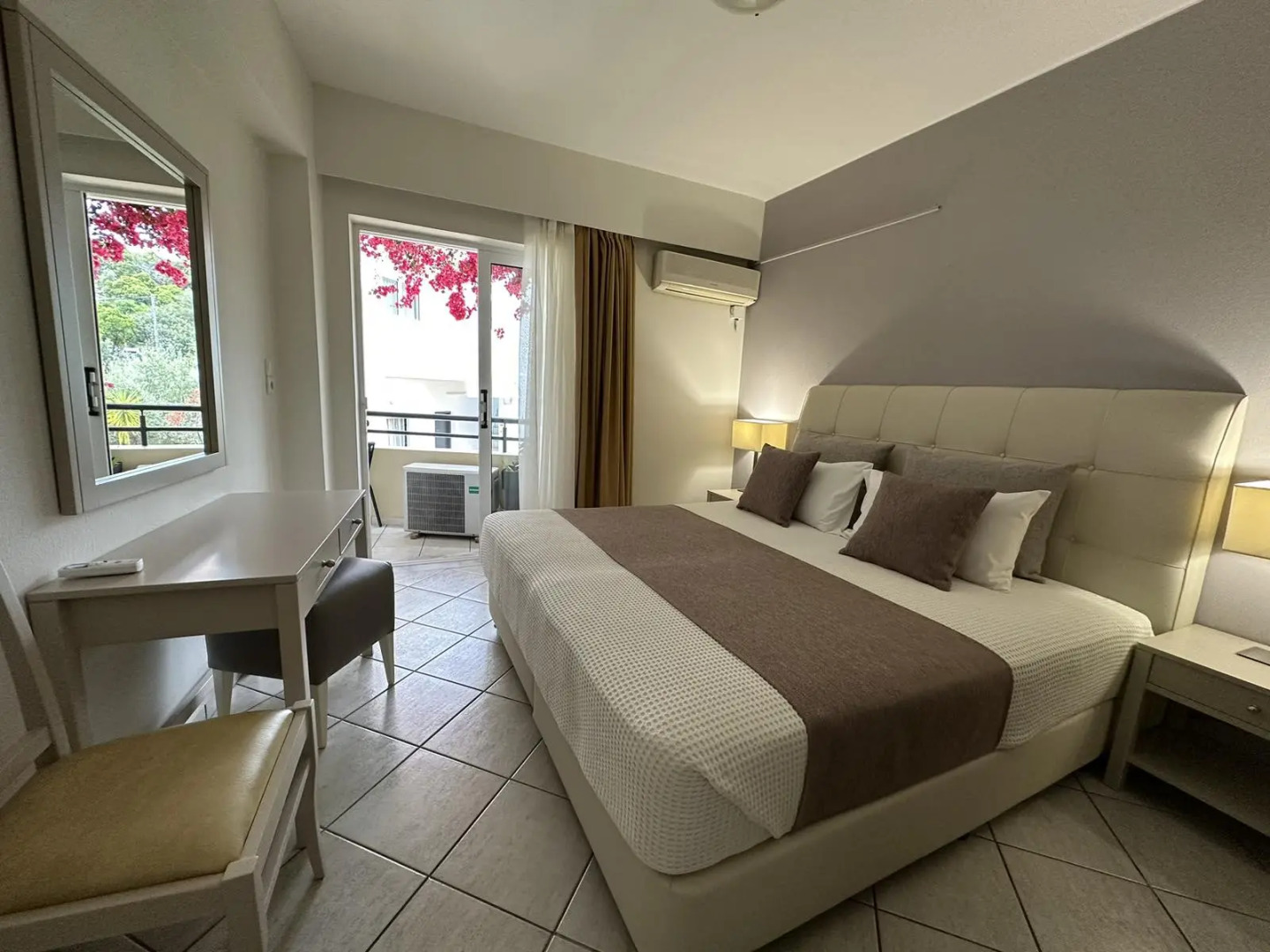 Курортный отель Faedra Beach