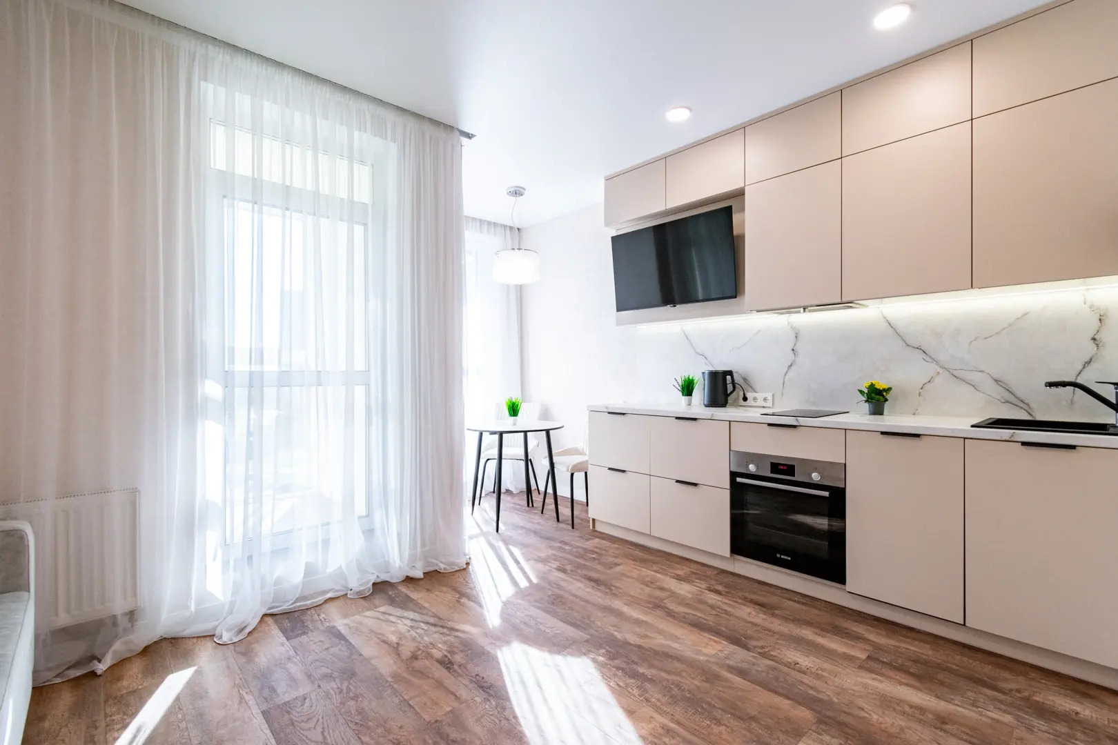 Новые уютные 1-комн. апарты в 10 мин. от центра города