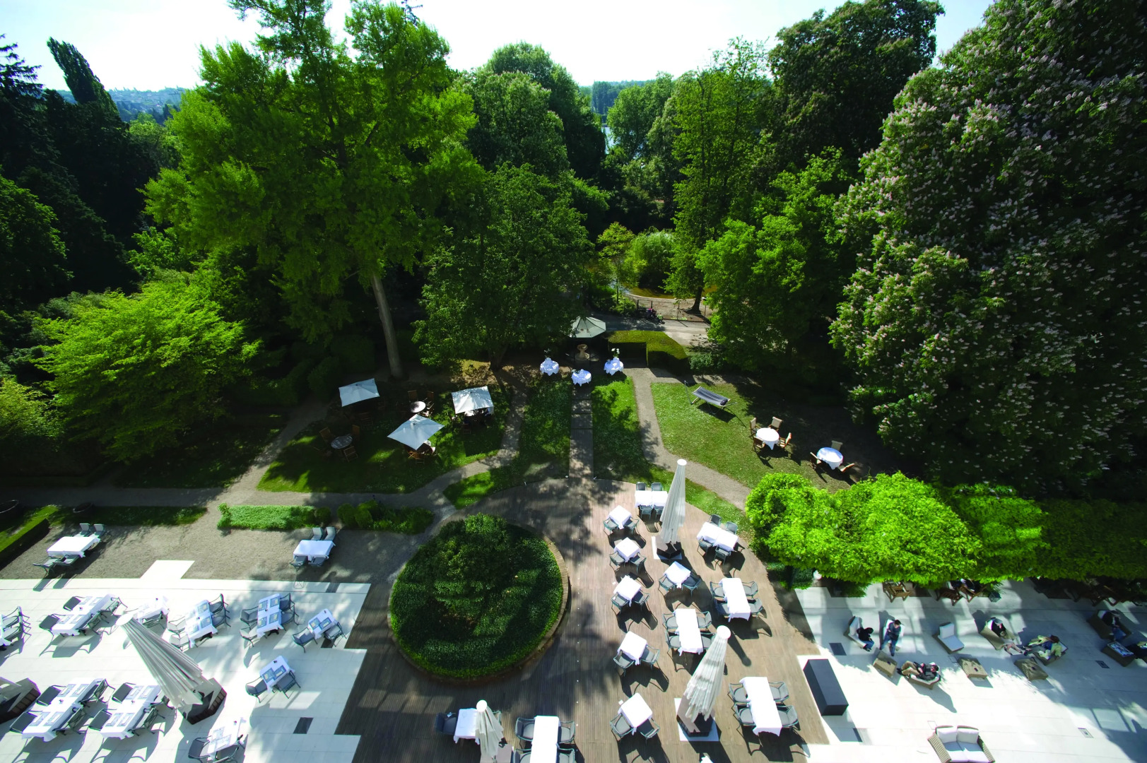 Отель Vichy Spa Hôtel Les Célestins