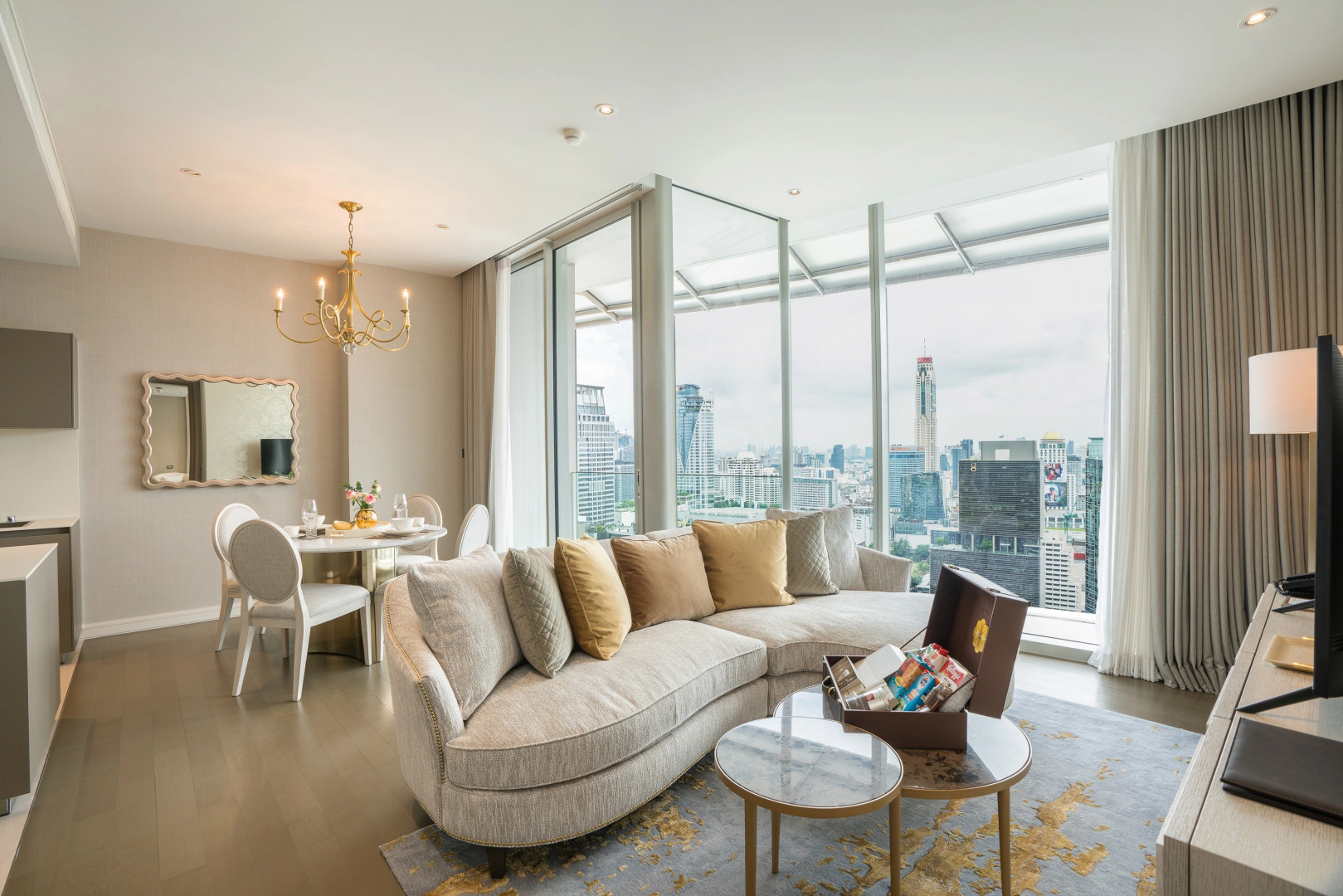 Отель Magnolias Ratchadamri Boulevard Serviced Residences
