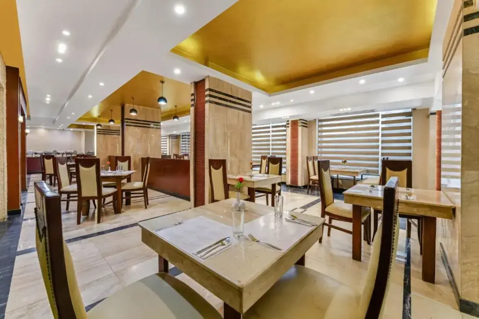Отель Aura Inn Tiba Pyramids