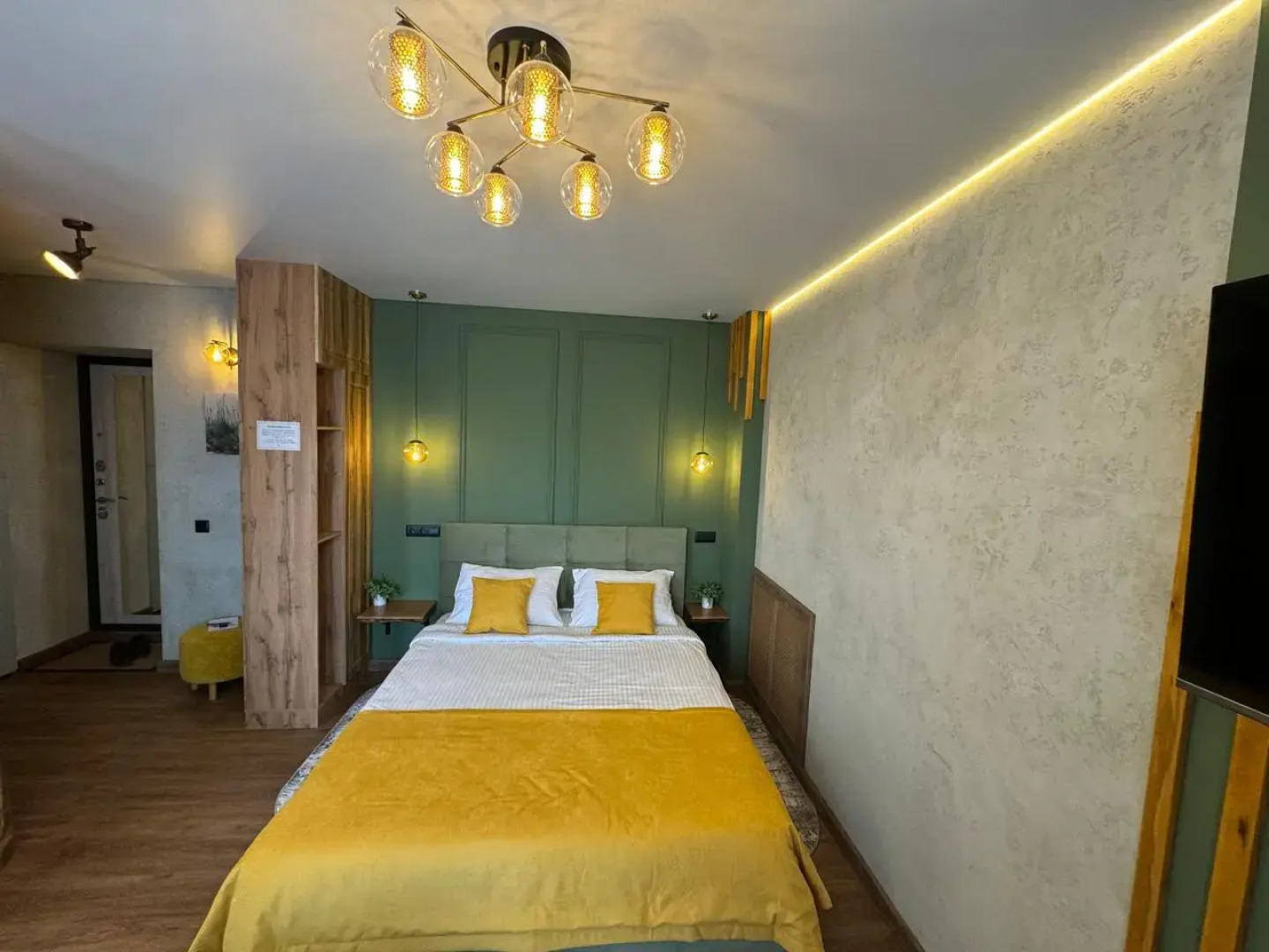 Апартаменты Авторские в комплексе с сезонным бассейном