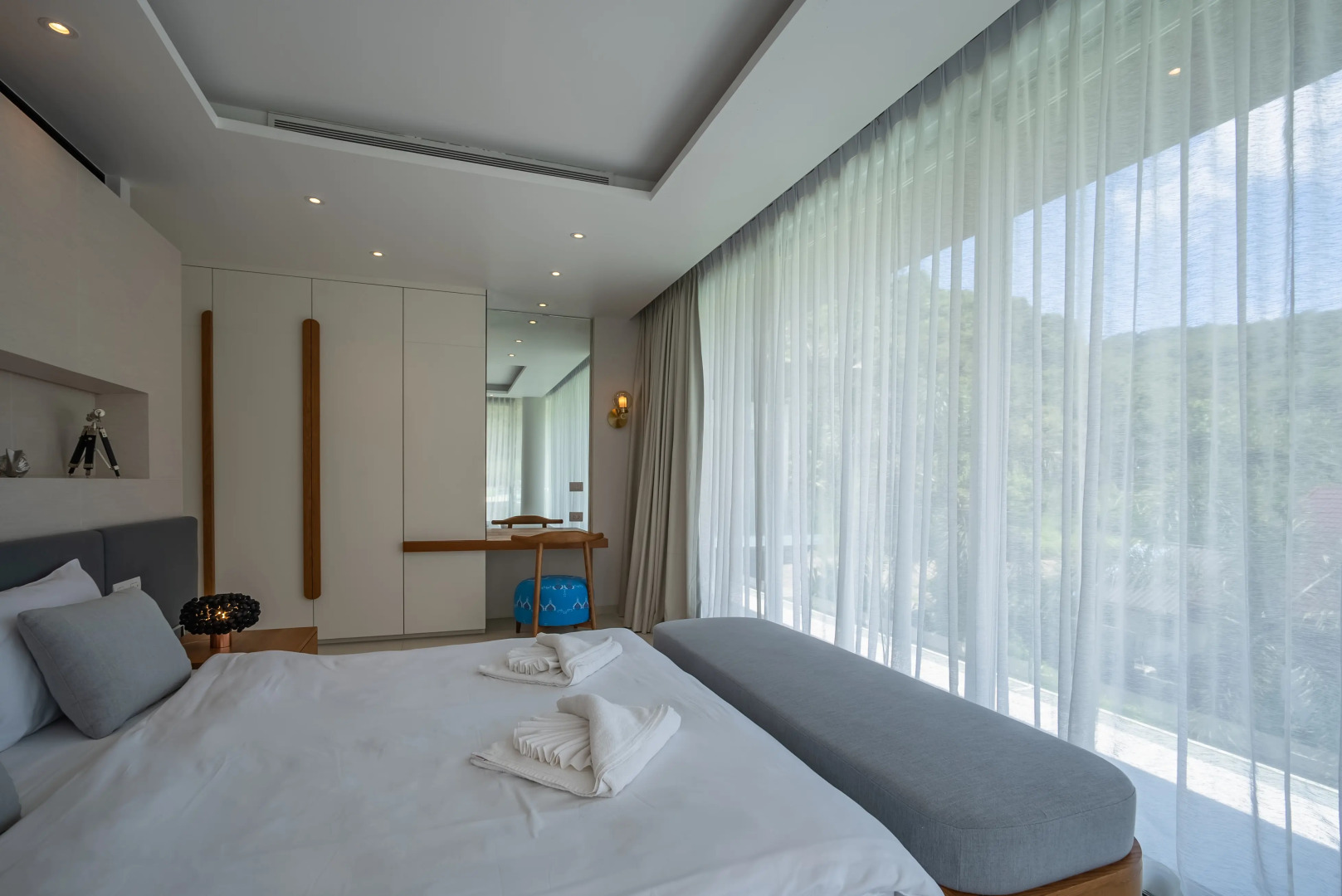 Вилла Luxury Infinity Pool Villa in Nai Harn