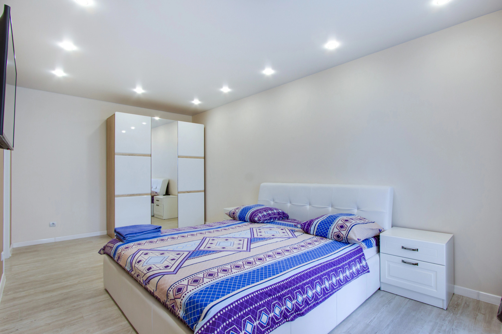 Апартаменты Трёхкомнатные в центре города по Ленинградской 2