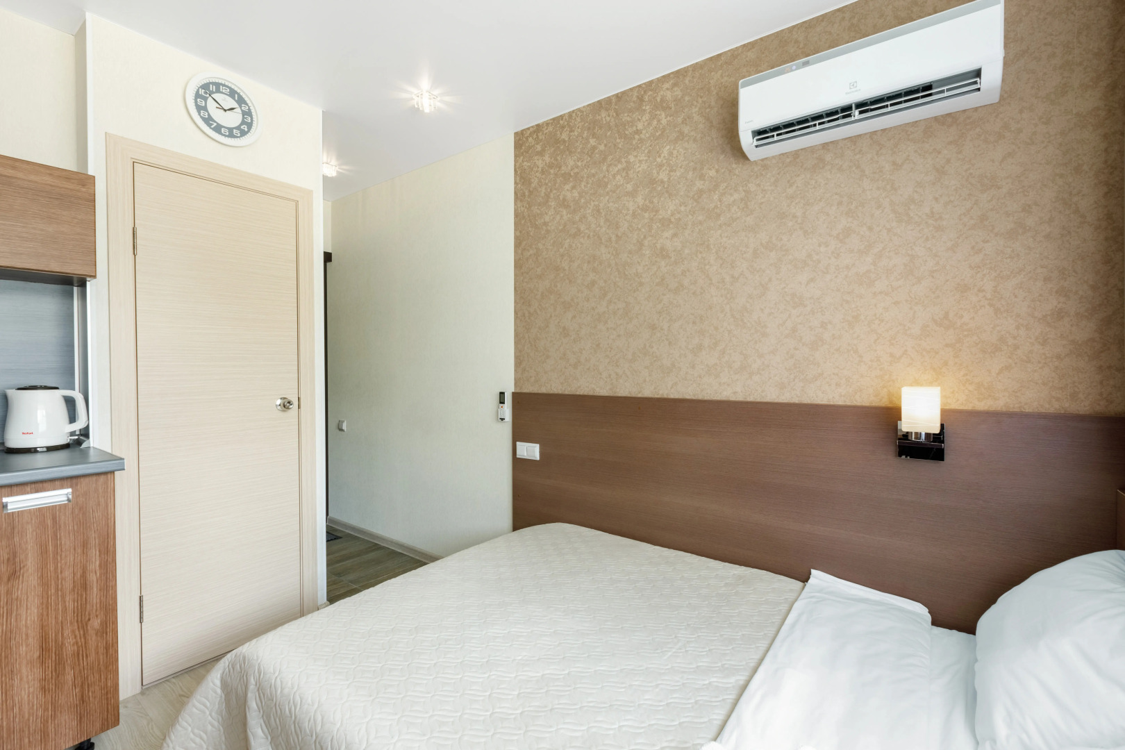 Двухместная улучшенная мини-студия Авион