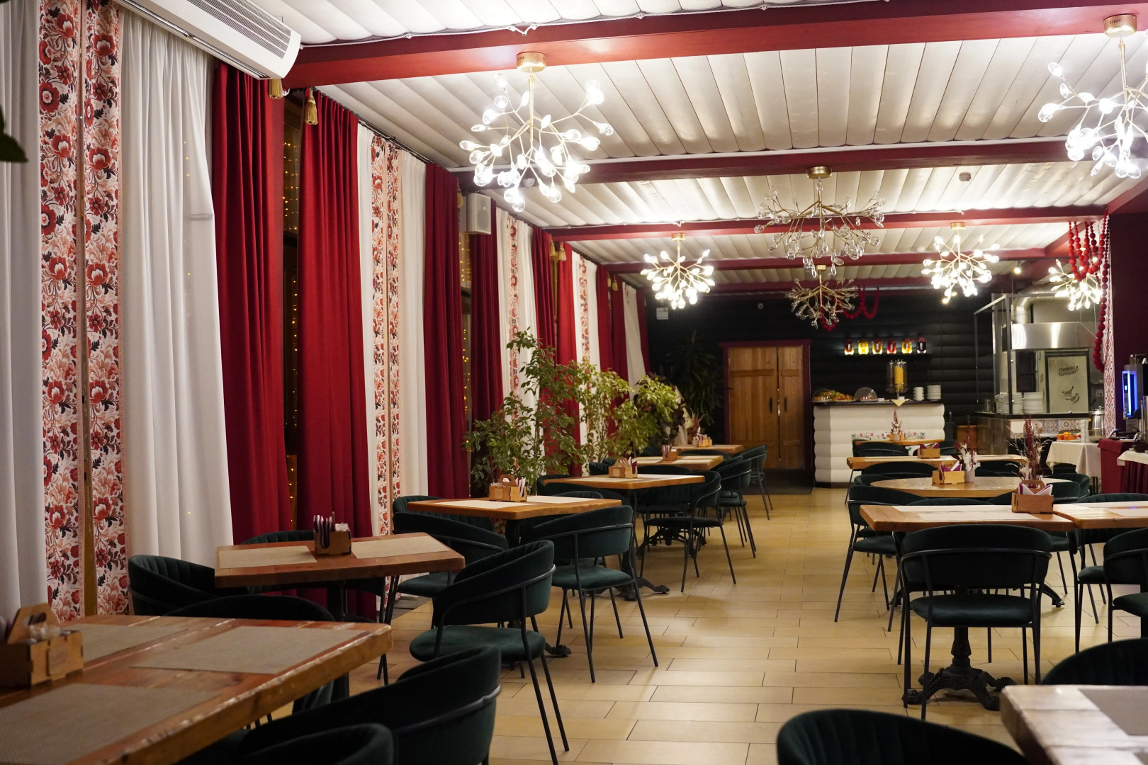 Гостиница Алеша Попович Двор