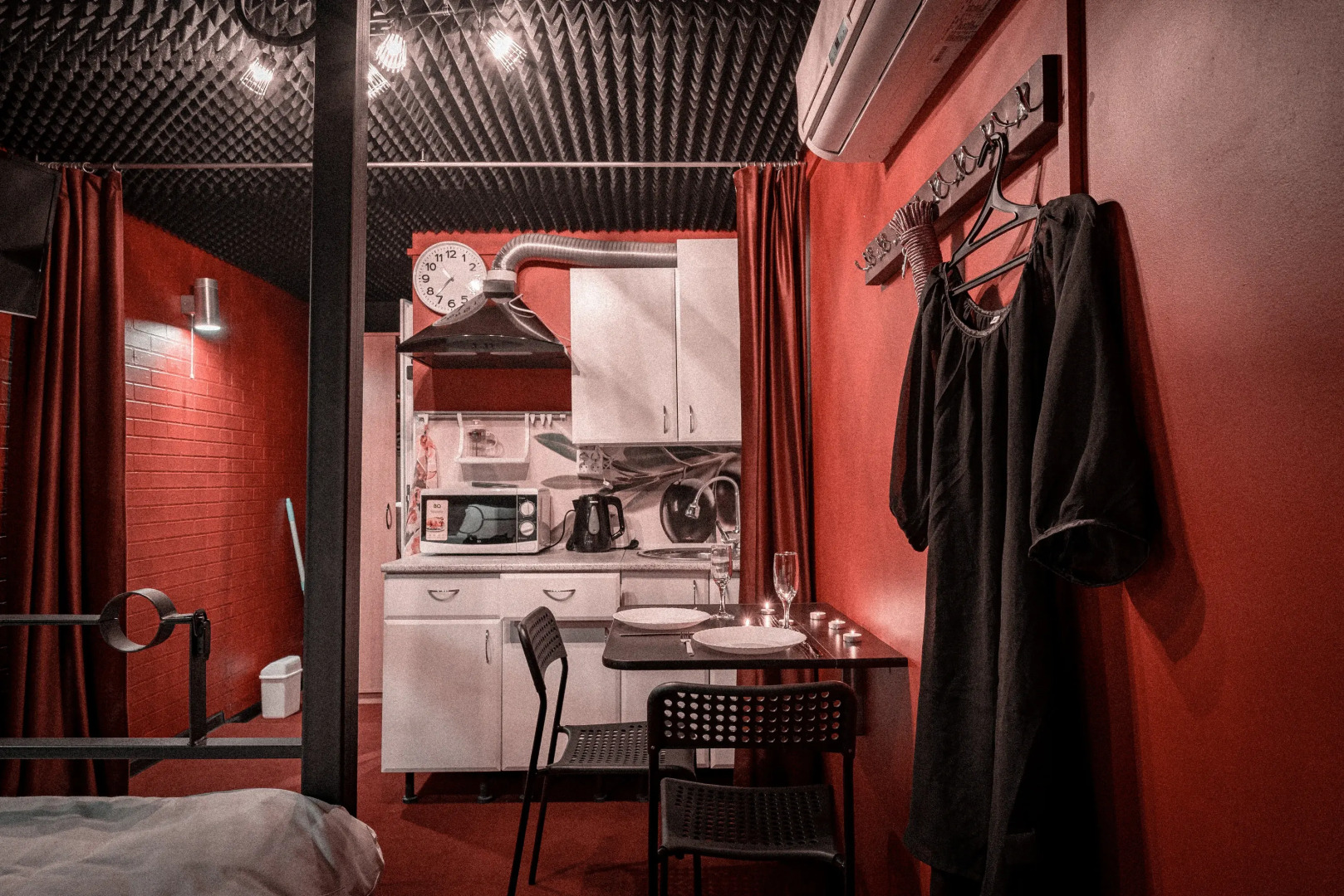 Квартира 18+ Красная Комната для Романтических Свиданий