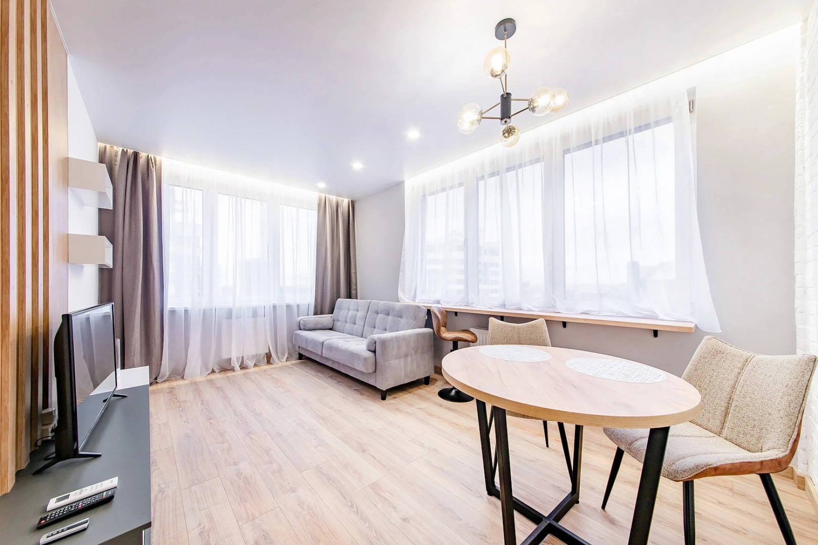 Квартира на сутки Маяк Минск Кухня объединена с жилой зоной Отдельная спальня Wi-Fi Кондиционер Отчётные документы