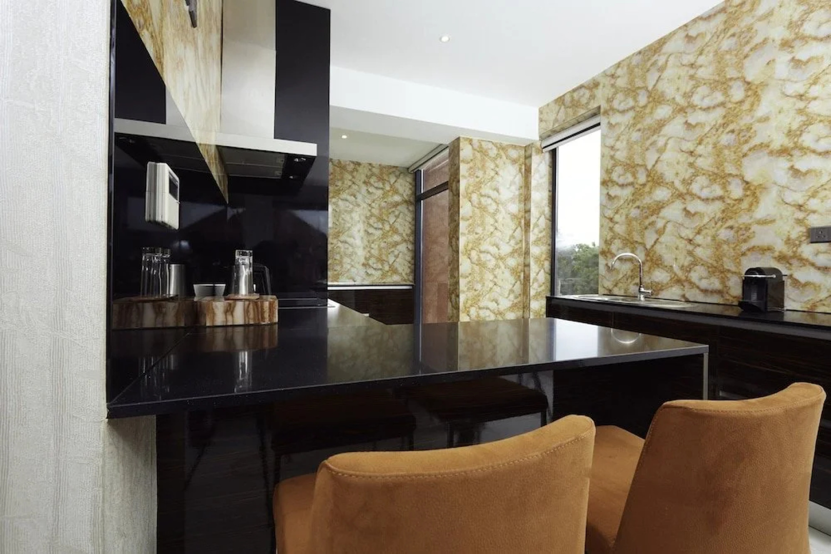 Отель Bel Air Crest Hotel & Suites