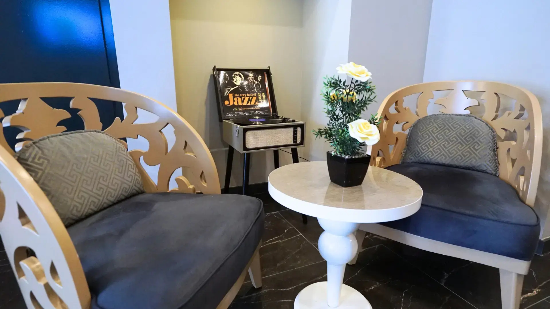 Отель Homey Airport